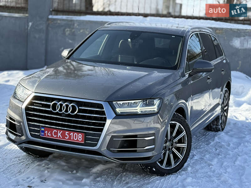 Позашляховик / Кросовер Audi Q7 2017 в Стрию