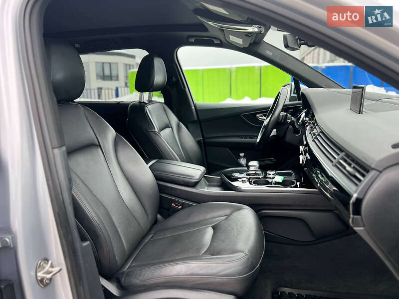 Внедорожник / Кроссовер Audi Q7 2017 в Киеве