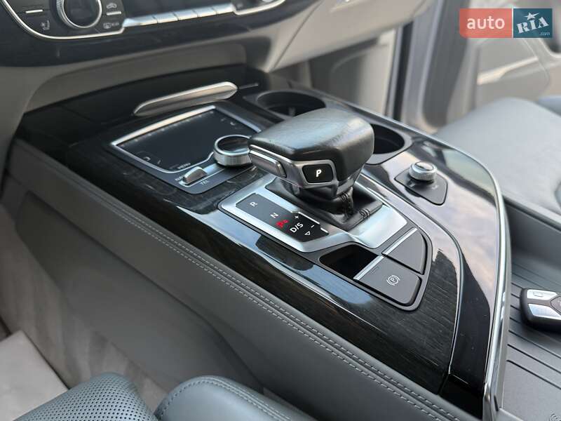 Внедорожник / Кроссовер Audi Q7 2016 в Дрогобыче