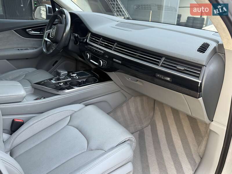 Внедорожник / Кроссовер Audi Q7 2016 в Дрогобыче