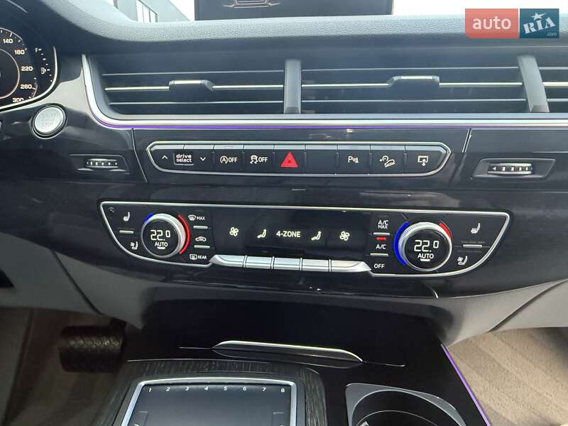 Внедорожник / Кроссовер Audi Q7 2016 в Дрогобыче