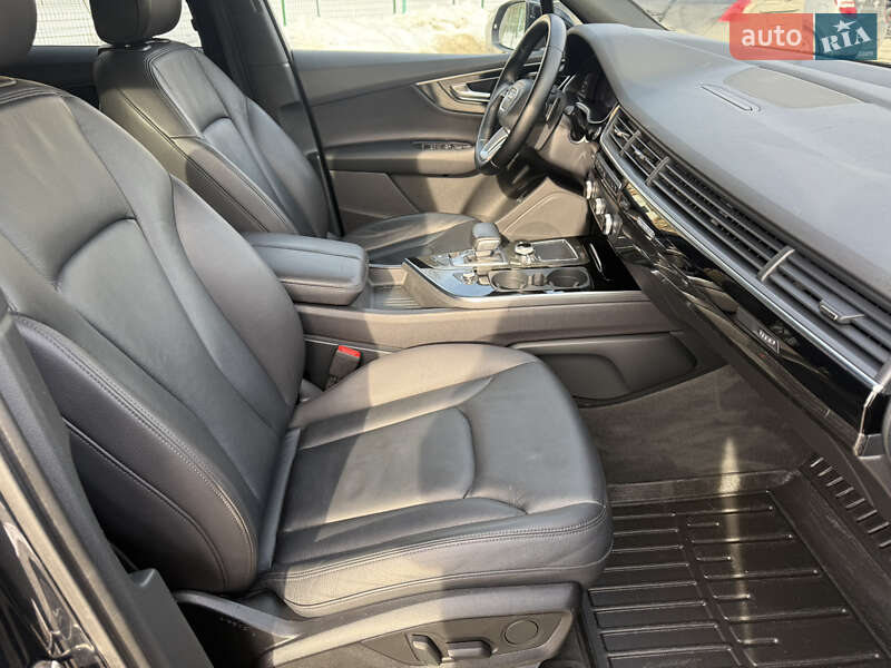 Позашляховик / Кросовер Audi Q7 2017 в Львові