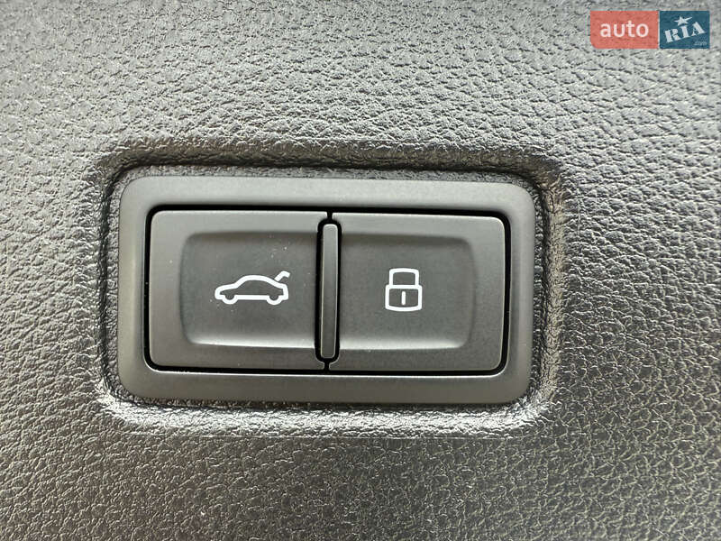 Позашляховик / Кросовер Audi Q7 2017 в Львові