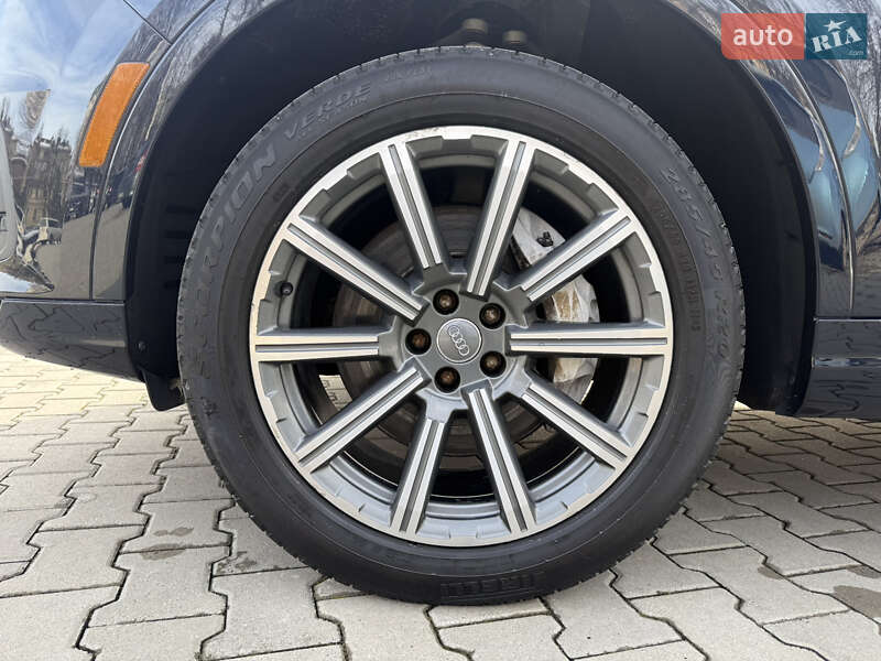 Позашляховик / Кросовер Audi Q7 2017 в Львові