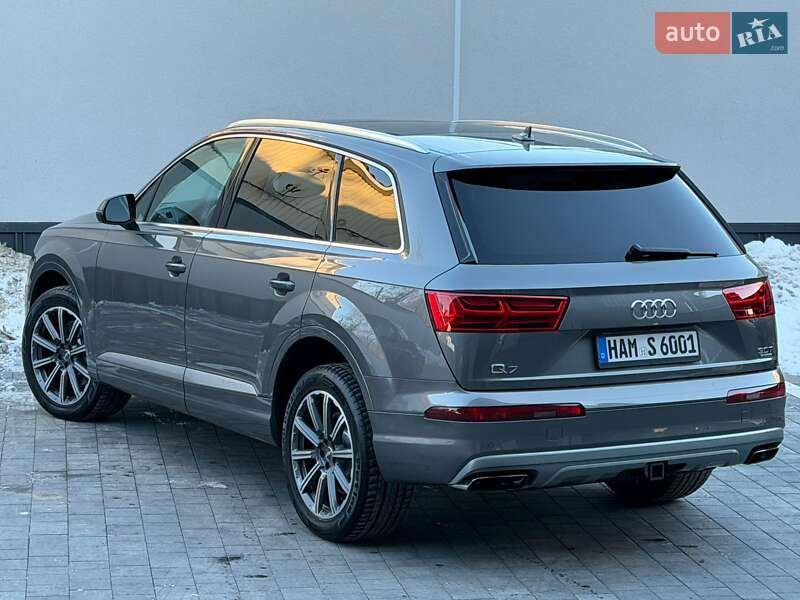 Внедорожник / Кроссовер Audi Q7 2017 в Ровно