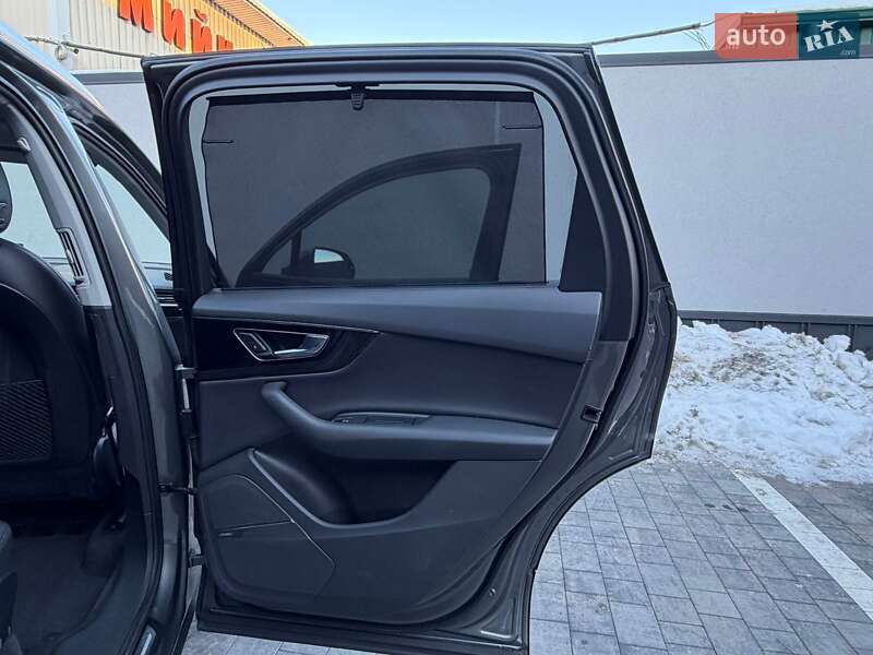 Внедорожник / Кроссовер Audi Q7 2017 в Ровно