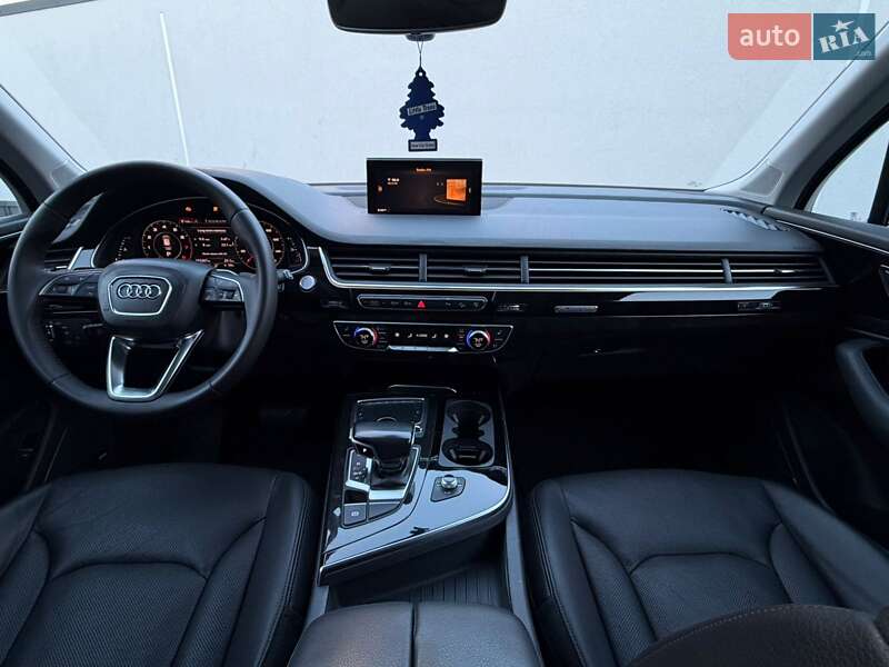 Внедорожник / Кроссовер Audi Q7 2017 в Ровно