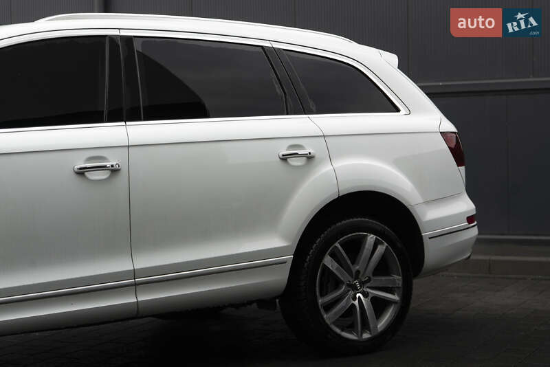 Позашляховик / Кросовер Audi Q7 2013 в Ужгороді