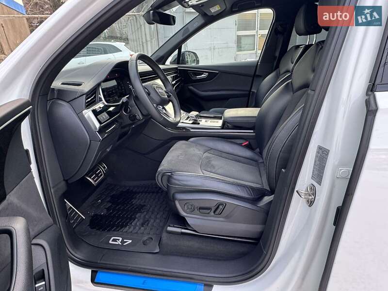 Внедорожник / Кроссовер Audi Q7 2023 в Харькове