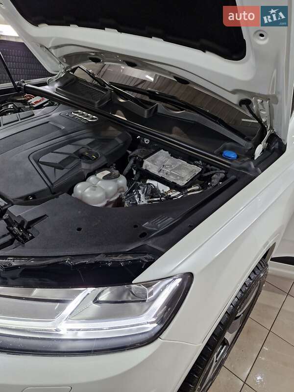 Внедорожник / Кроссовер Audi Q7 2017 в Киеве