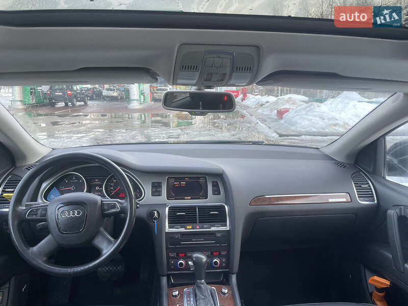 Позашляховик / Кросовер Audi Q7 2011 в Рівному