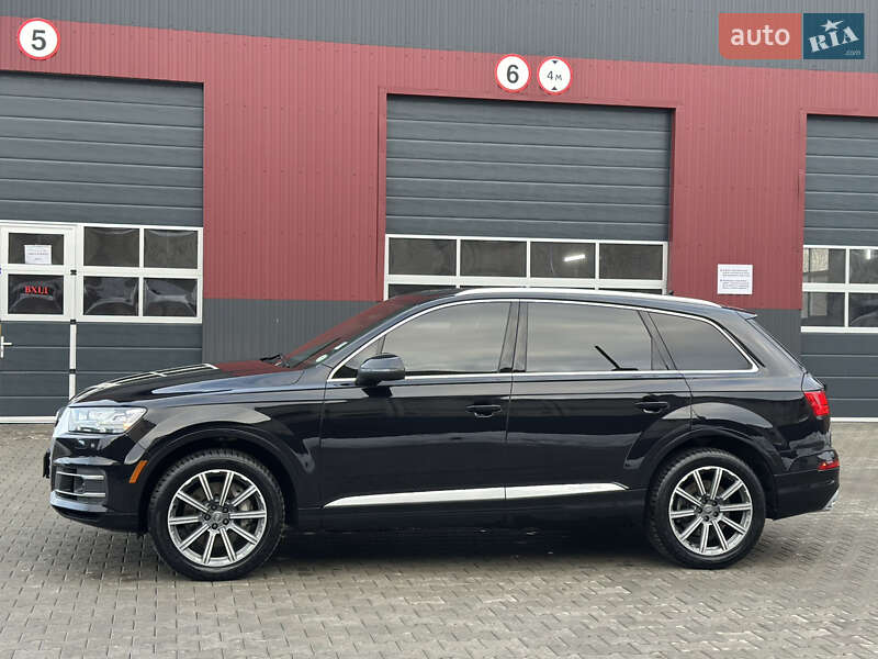 Внедорожник / Кроссовер Audi Q7 2017 в Дубно