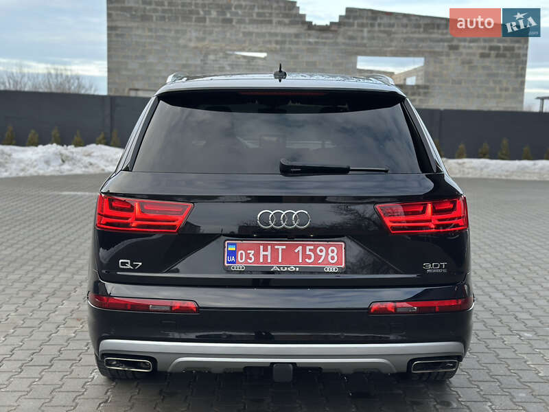 Внедорожник / Кроссовер Audi Q7 2017 в Дубно