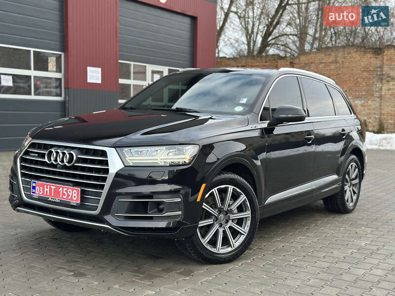 Внедорожник / Кроссовер Audi Q7 2017 в Дубно