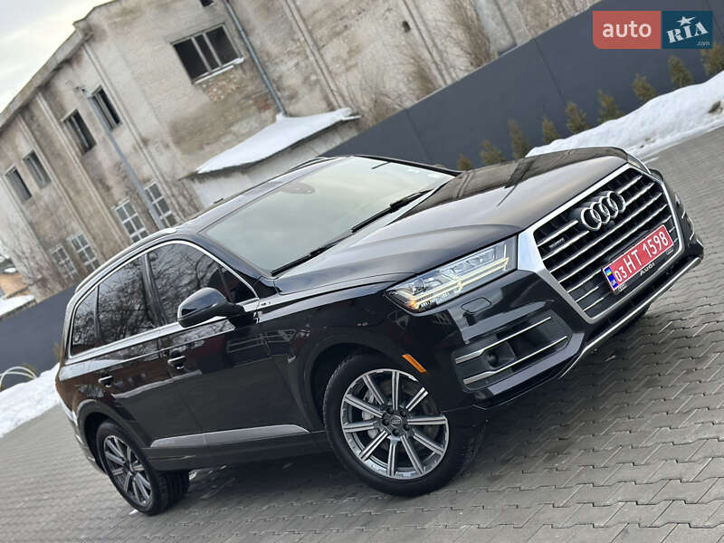 Внедорожник / Кроссовер Audi Q7 2017 в Дубно