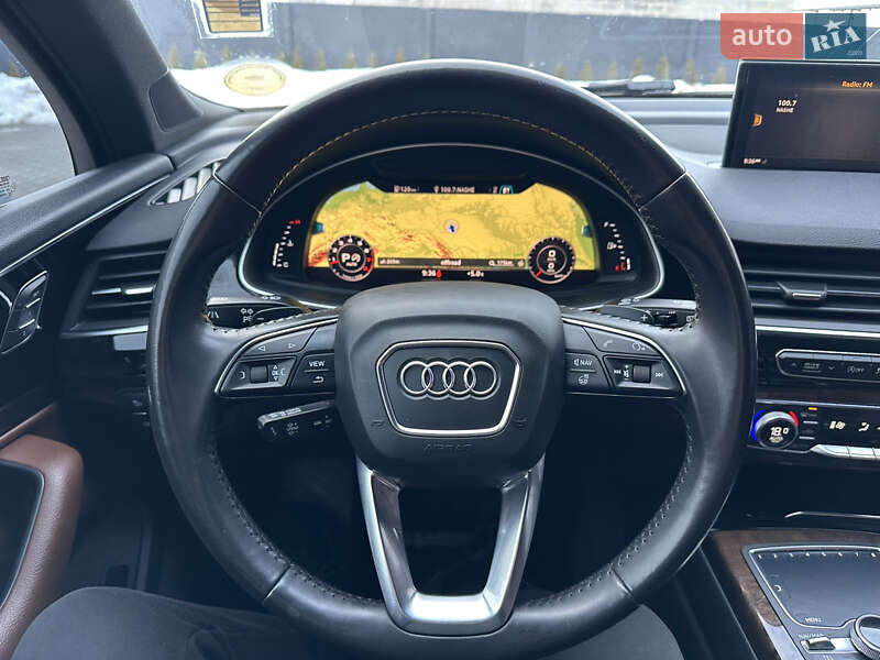 Внедорожник / Кроссовер Audi Q7 2017 в Дубно