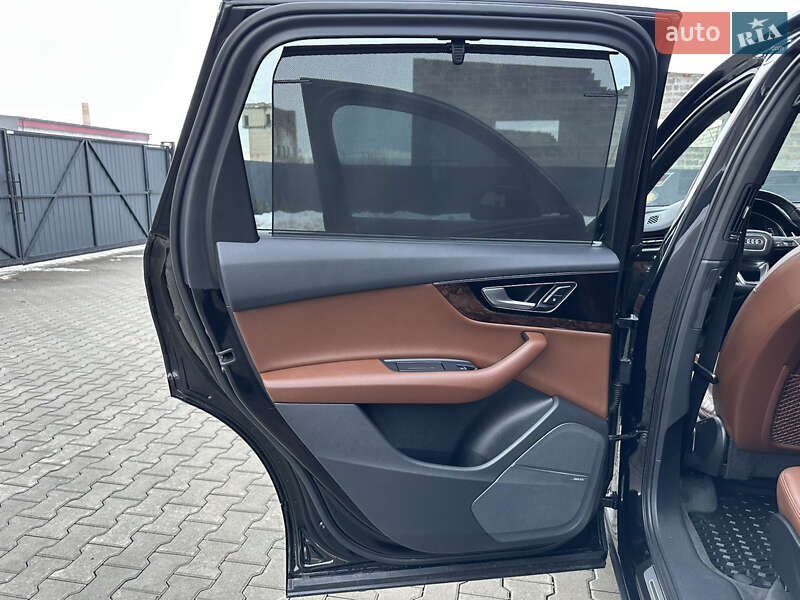 Внедорожник / Кроссовер Audi Q7 2017 в Дубно