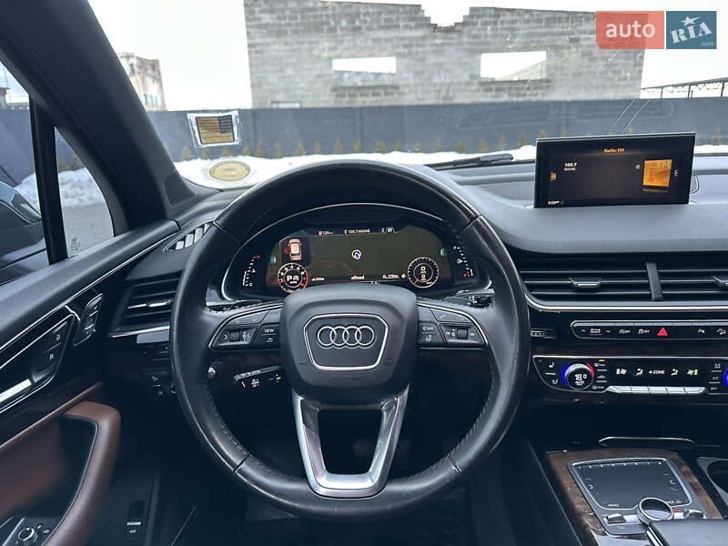 Внедорожник / Кроссовер Audi Q7 2017 в Дубно