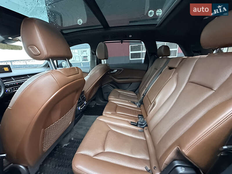 Внедорожник / Кроссовер Audi Q7 2017 в Дубно