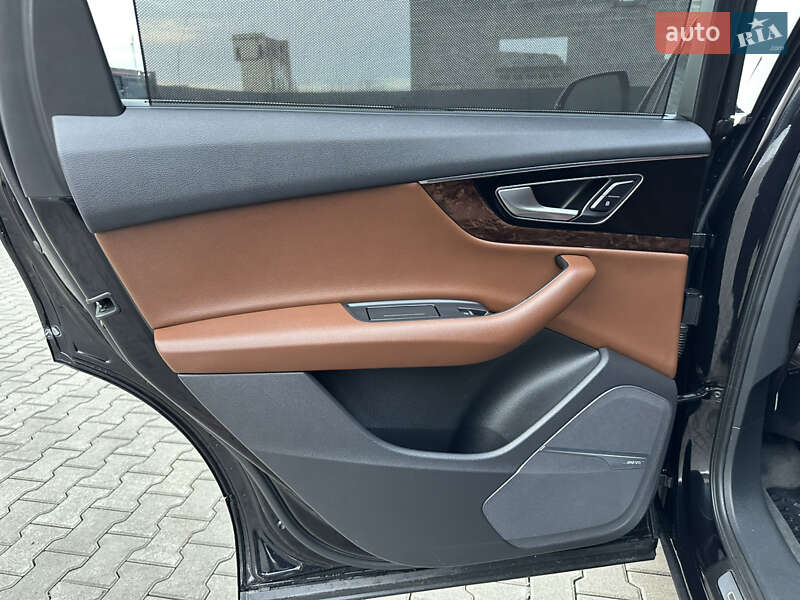 Внедорожник / Кроссовер Audi Q7 2017 в Дубно