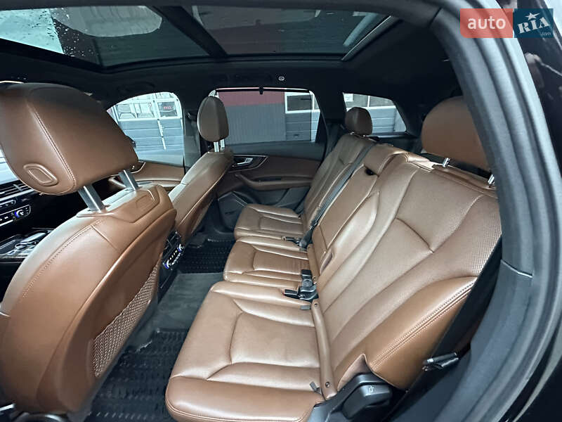 Внедорожник / Кроссовер Audi Q7 2017 в Дубно