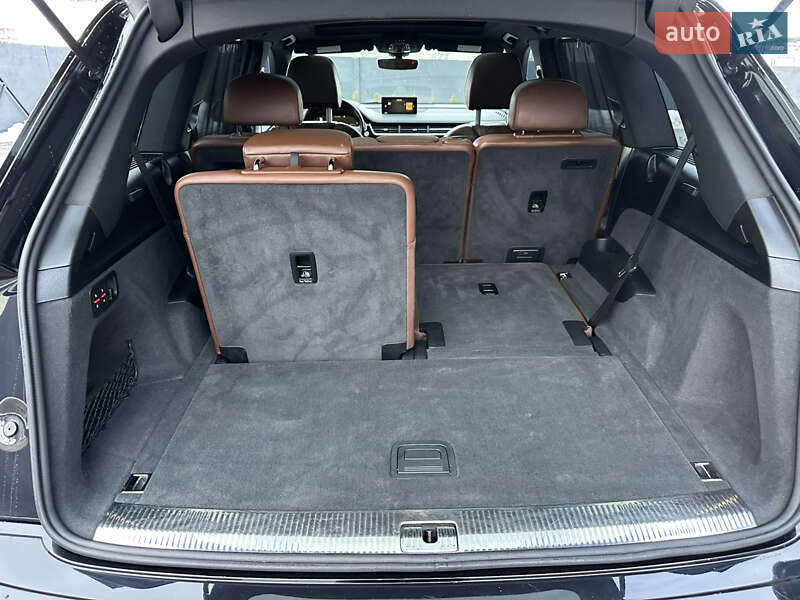 Внедорожник / Кроссовер Audi Q7 2017 в Дубно