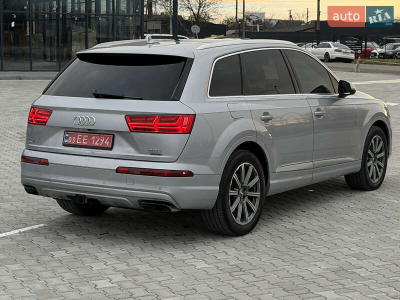 Позашляховик / Кросовер Audi Q7 2018 в Ужгороді