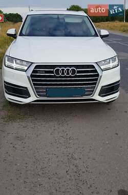 Внедорожник / Кроссовер Audi Q7 2017 в Чернобае