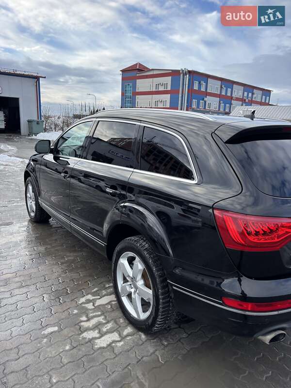 Позашляховик / Кросовер Audi Q7 2015 в Львові
