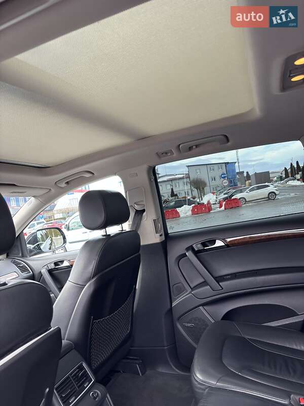 Позашляховик / Кросовер Audi Q7 2015 в Львові