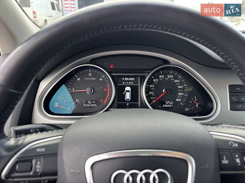 Позашляховик / Кросовер Audi Q7 2015 в Львові