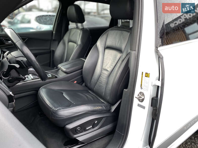 Внедорожник / Кроссовер Audi Q7 2016 в Луцке