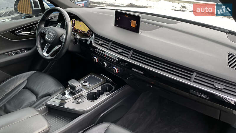 Внедорожник / Кроссовер Audi Q7 2016 в Луцке