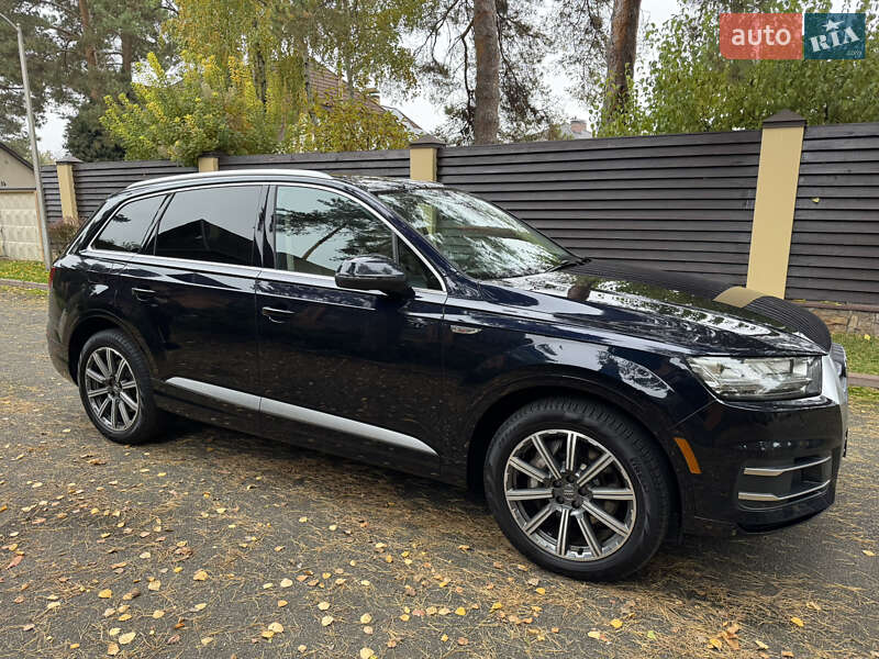Позашляховик / Кросовер Audi Q7 2017 в Києві фото 13 Позашляховик / Кросовер Audi Q7 2017 в Києві