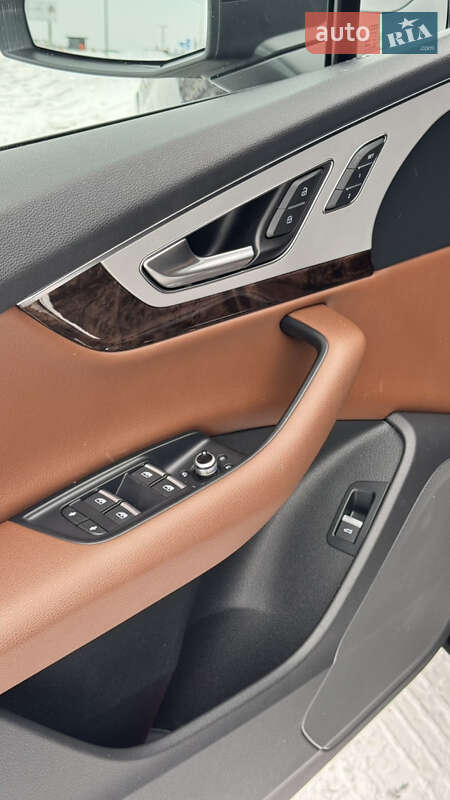 Внедорожник / Кроссовер Audi Q7 2017 в Киеве