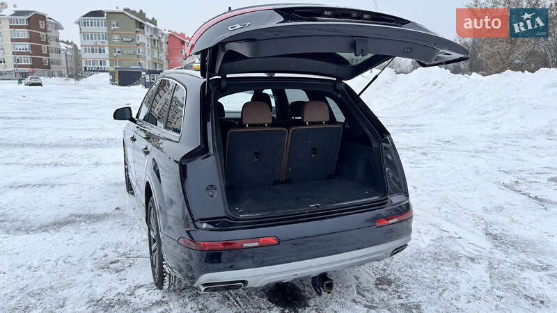 Внедорожник / Кроссовер Audi Q7 2017 в Киеве
