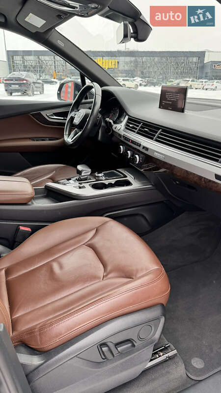 Внедорожник / Кроссовер Audi Q7 2017 в Киеве