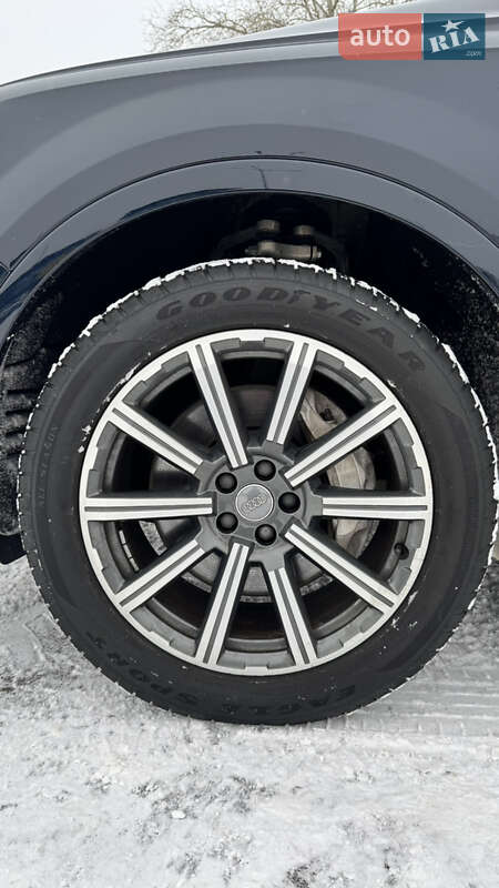 Внедорожник / Кроссовер Audi Q7 2017 в Киеве