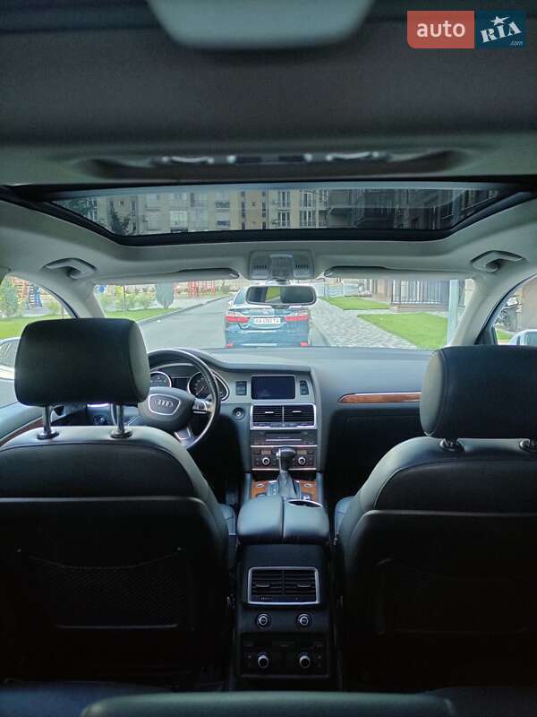 Позашляховик / Кросовер Audi Q7 2015 в Києві