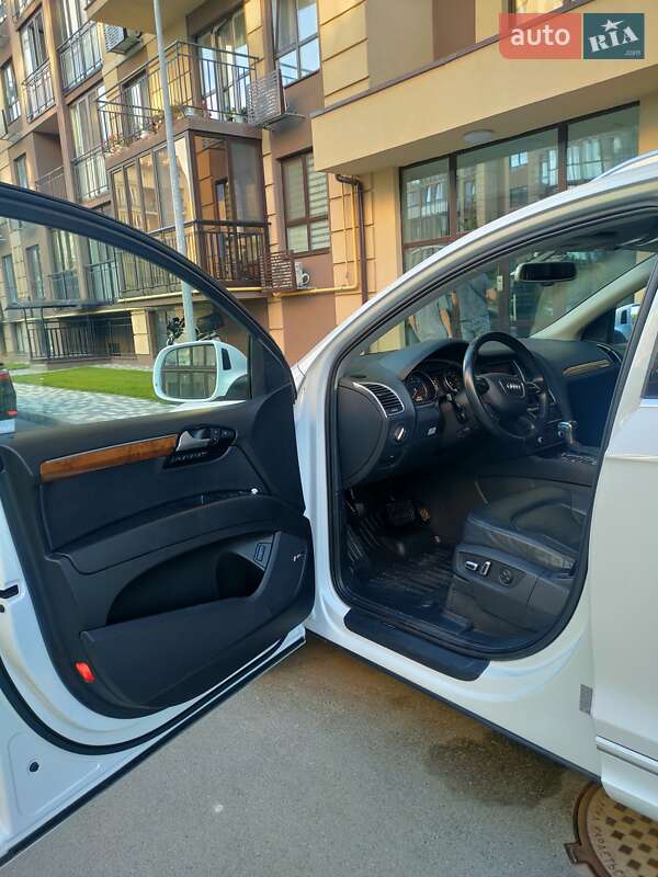 Позашляховик / Кросовер Audi Q7 2015 в Києві