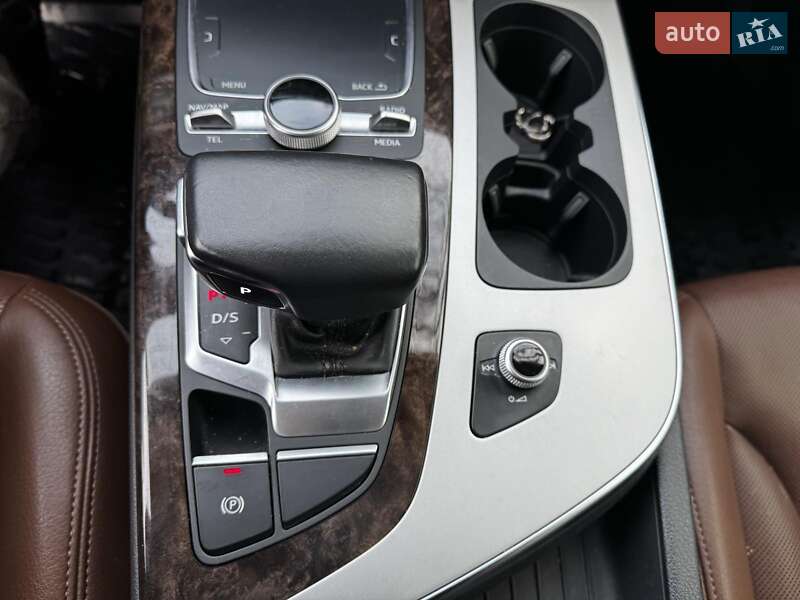 Позашляховик / Кросовер Audi Q7 2017 в Києві фото 27 Позашляховик / Кросовер Audi Q7 2017 в Києві