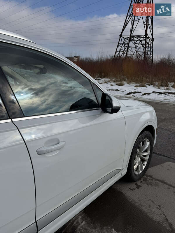 Позашляховик / Кросовер Audi Q7 2019 в Львові