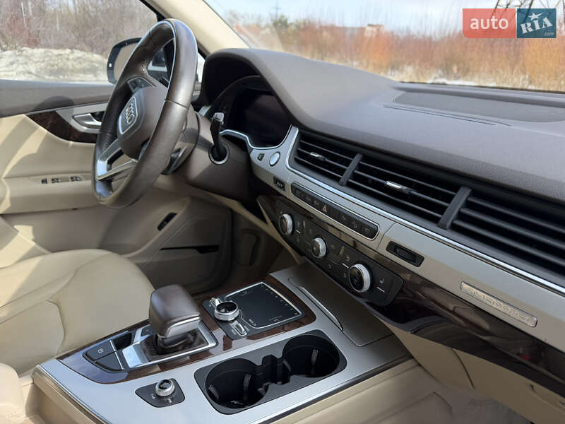 Позашляховик / Кросовер Audi Q7 2019 в Львові