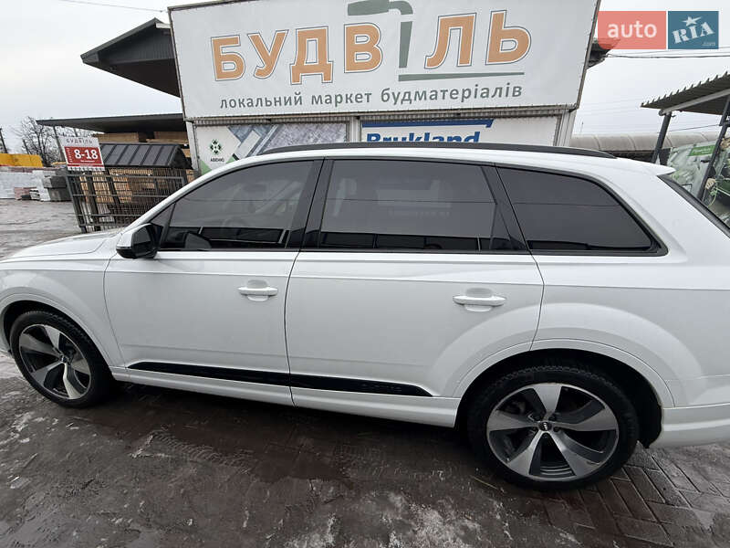 Позашляховик / Кросовер Audi Q7 2016 в Полтаві