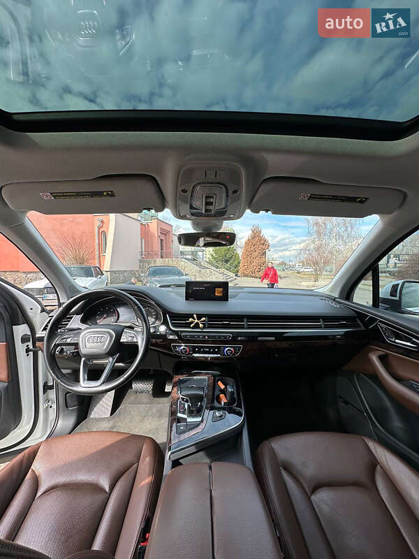 Позашляховик / Кросовер Audi Q7 2016 в Полтаві