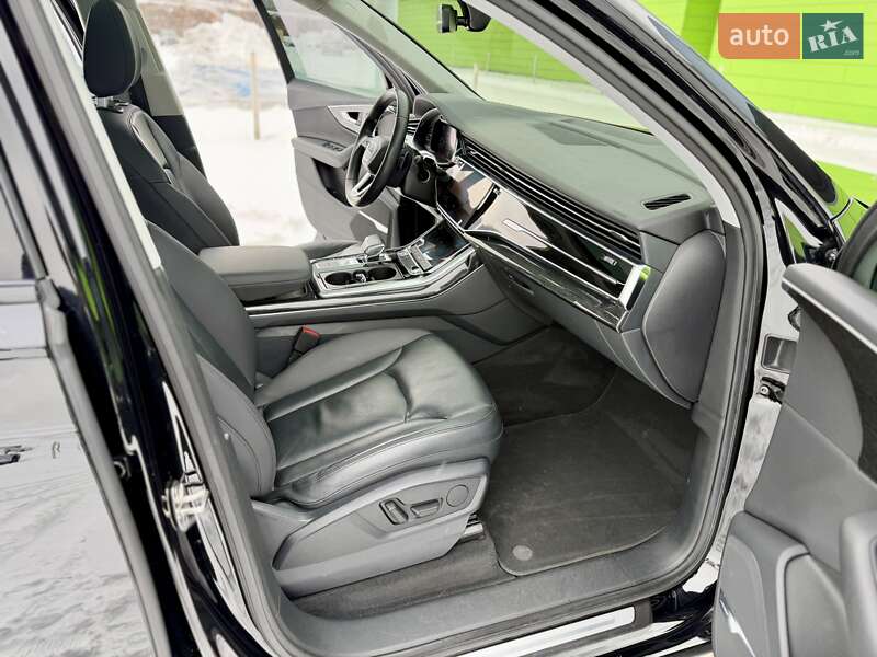 Позашляховик / Кросовер Audi Q7 2019 в Києві фото 44 Позашляховик / Кросовер Audi Q7 2019 в Києві