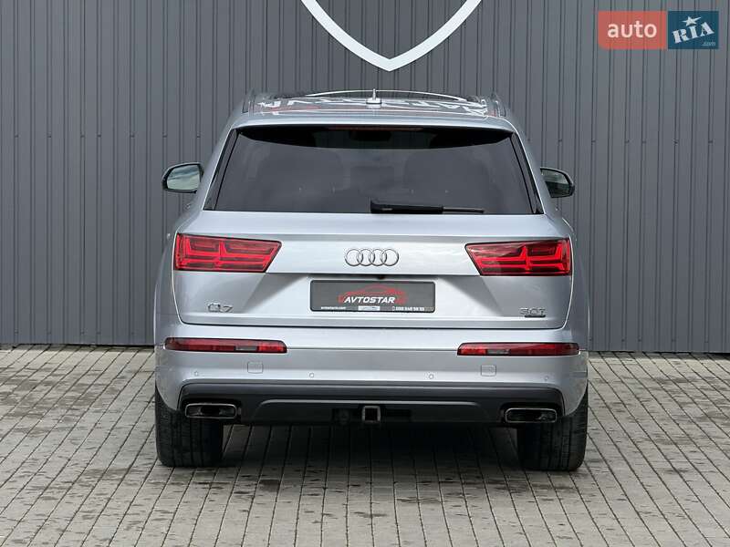 Внедорожник / Кроссовер Audi Q7 2017 в Мукачево