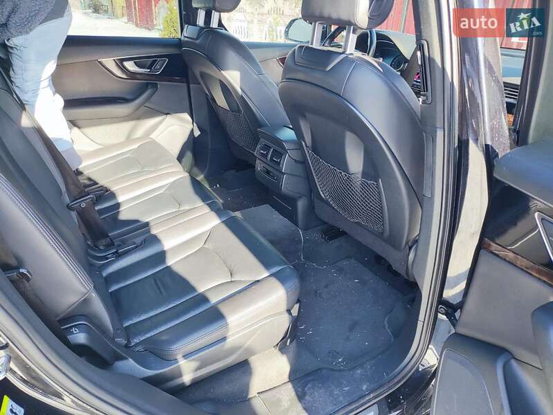 Внедорожник / Кроссовер Audi Q7 2017 в Рокитном фото 12 Внедорожник / Кроссовер Audi Q7 2017 в Рокитном