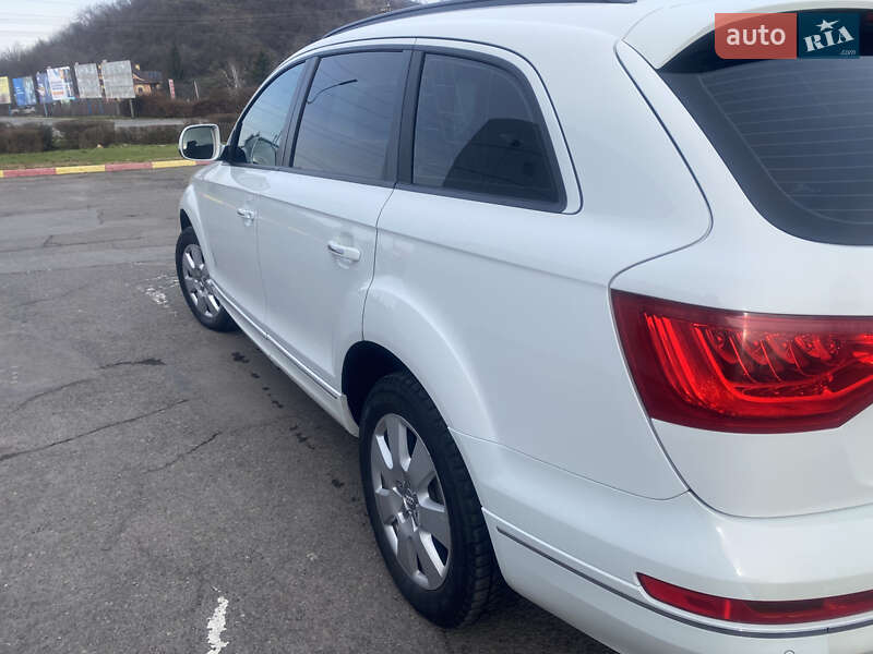 Позашляховик / Кросовер Audi Q7 2015 в Мукачевому