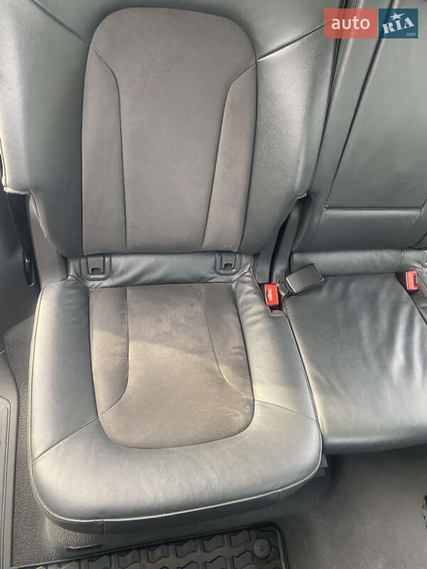 Позашляховик / Кросовер Audi Q7 2015 в Мукачевому